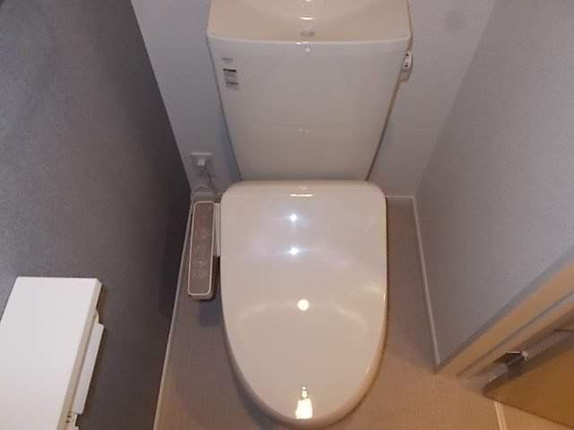 コンパクトで使いやすいトイレです