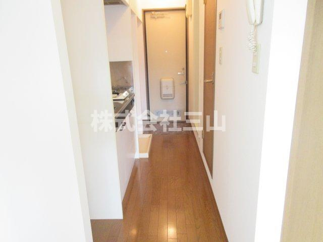 シンプルで使いやすい玄関です