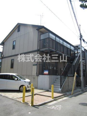 落ち着いた雰囲気の外観です