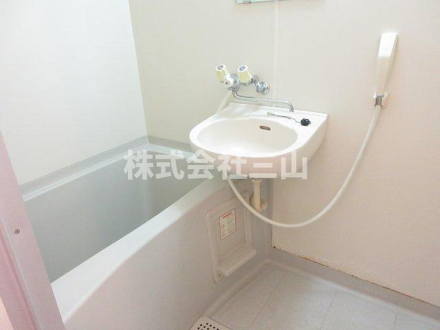 落ち着いた空間のお風呂です