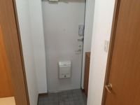 落ち着いた玄関です