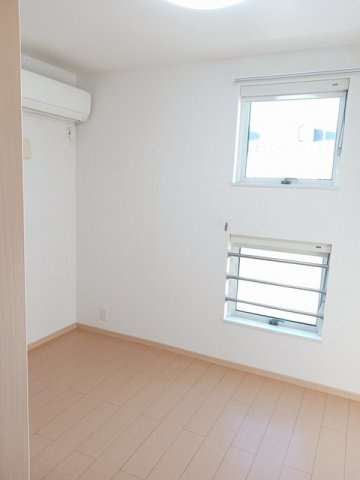 明るい色調の室内です