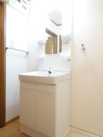忙しい朝には欠かせない洗面所です