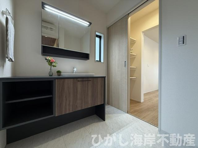 茅ヶ崎市菱沼１丁目　新築戸建　全２棟の脱衣所|脱衣スペース