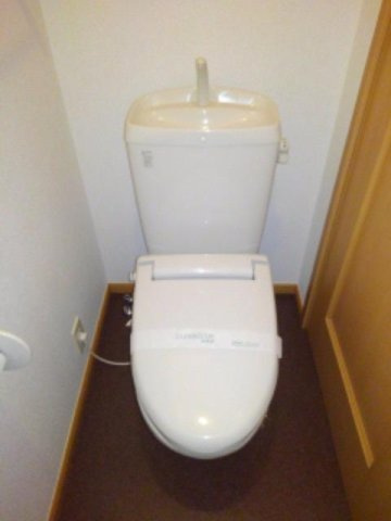 シンプルで使いやすいトイレです
