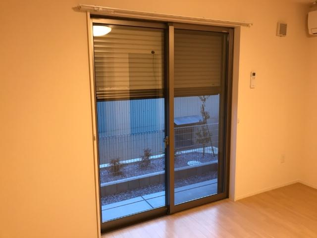 窓シャッター（イメージ）