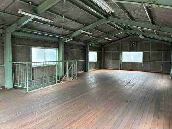 川前町倉庫の内装