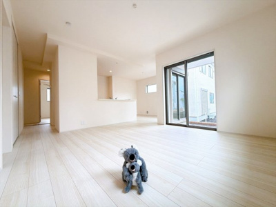 【居間・リビング】 | 渋川市金井　平屋　新築住宅 | 気がづけば家族が集まって楽しい会話と食事が始まる。皆で笑って過ごす幸せ溢れるリビング。