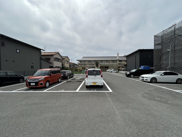 中西モータープール