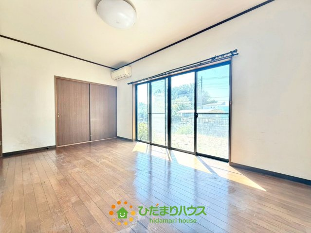 加須市南大桑　中古一戸建ての居間・リビング