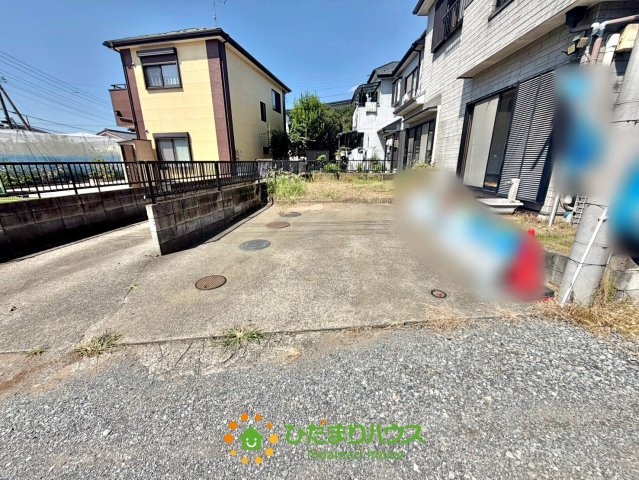 加須市南大桑　中古一戸建ての駐車場