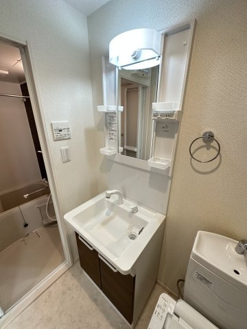 独立洗面台で身支度をすべて済ませてしまいましょう