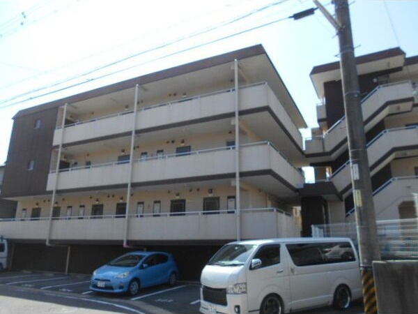 グリーンハイツ東山の外観
