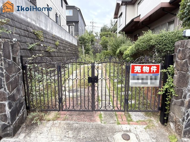 神戸市西区秋葉台３丁目　中古戸建の駐車場|●年中無休：当日予約可●リフォームのご相談等、何でもお気軽にご相談ください♪