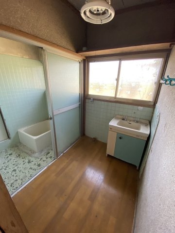 三井郡大刀洗町大字鵜木　中古戸建の洗面所