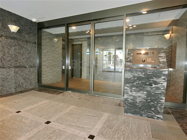 ルーブル下丸子参番館のエントランス