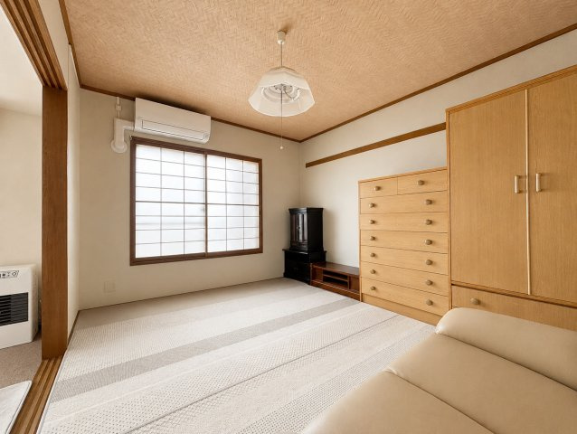 琴似プリンスハイツの和室|リビングに隣接する和室。来客時の客間としても便利。大容量の押入れも備え、布団や季節物の収納にも◎