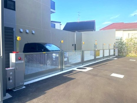 トリニティ豊中本町の駐車場