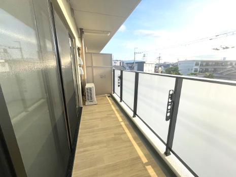 トリニティ豊中本町のバルコニー