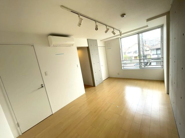 Branche桜山Chambre　名古屋市賃貸　仲介手数料無料の居間・リビング|同物件別部屋