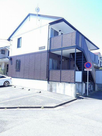 藤沢市湘南台６丁目のアパートのエントランス