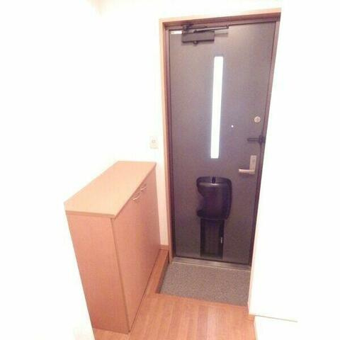藤沢市湘南台６丁目のアパートの玄関