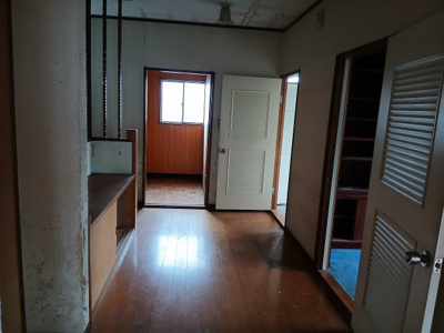 【設備】 | 岡谷市塚間町1丁目中古住宅③ | 2階廊下