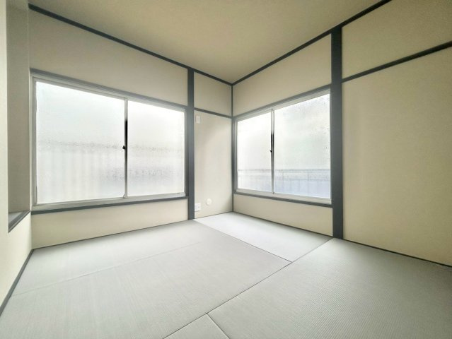 品川区旗の台5丁目　中古戸建の和室|趣味を楽しんだりゲストをもてなすことができる、優雅で落ち着いた雰囲気の和室です。

現地ご見学希望・資料請求などお気軽にお問い合わせ下さい！
03-5990-5201