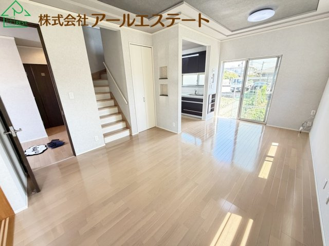 加古川市尾上町養田　　山陽電鉄「尾上の松駅」徒歩15分の居間・リビング