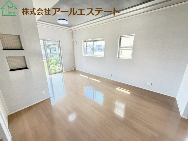 加古川市尾上町養田　　山陽電鉄「尾上の松駅」徒歩15分の居間・リビング