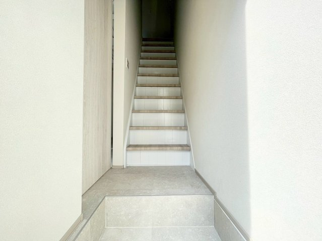 阿倍野区播磨町１丁目のその他|シンプルで清潔感のある玄関スペースは、帰宅時に気持ちが整う空間です♪