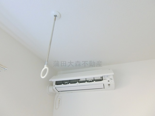 アーカスコートの設備|エアコンと室内物干し器具