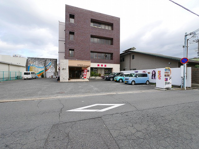グレイスの駐車場