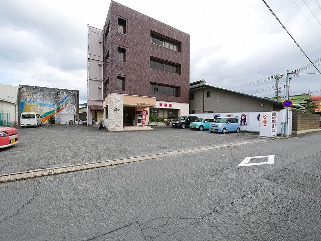 グレイスの駐車場