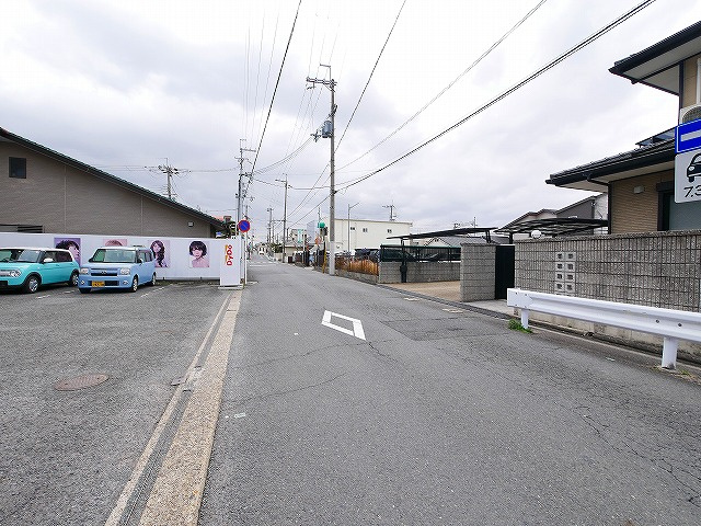 グレイスの周辺