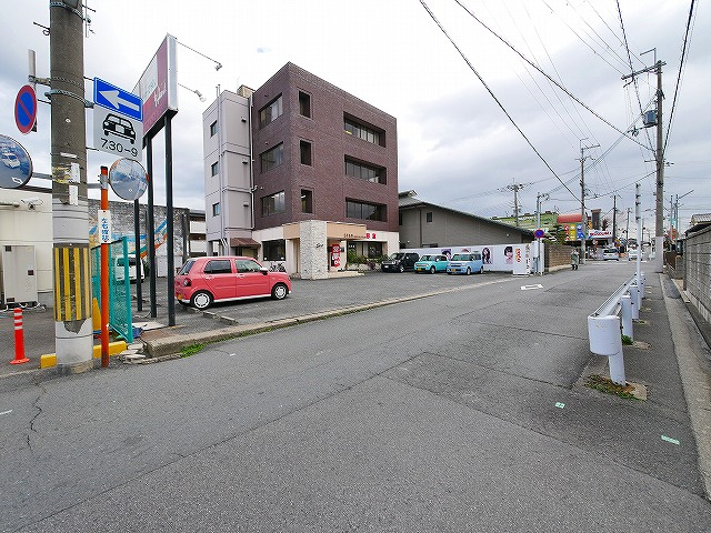 グレイスの周辺
