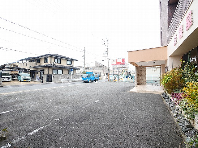 グレイスの周辺