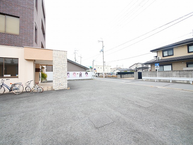 グレイスの周辺
