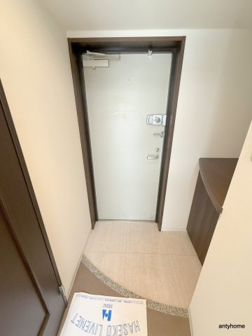 サムティ難波グレイス　仲介手数料無料の玄関