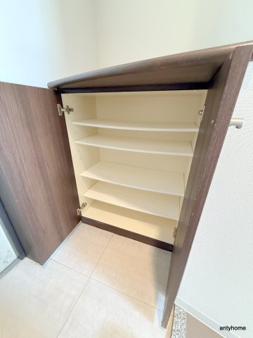 サムティ難波グレイス　仲介手数料無料の収納