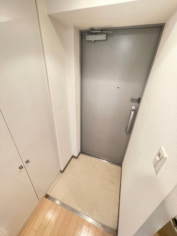 グランツ西大橋の玄関