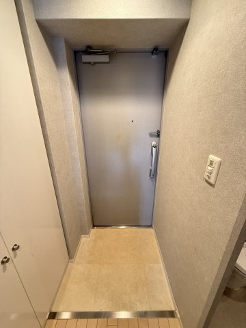 グランツ西大橋の玄関