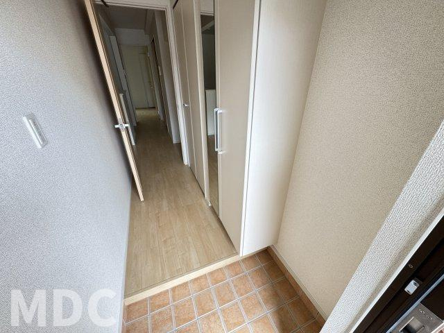 徳島市北矢三町３丁目のアパートの玄関