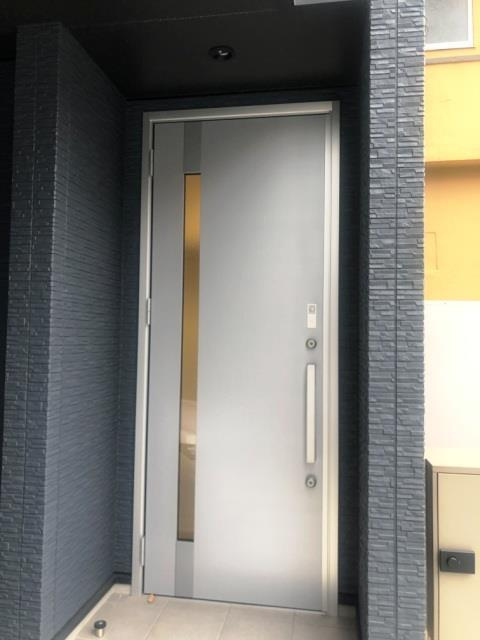 上池田１丁目戸建のエントランス|ゆとりのあるエントランスです