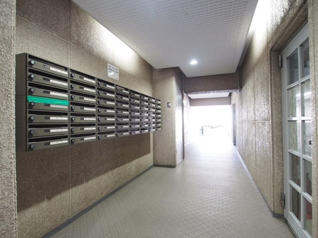 南千里グリーンハイツのエントランス|建物の内部です