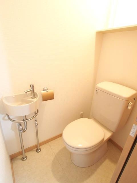 緑丘２丁目戸建のトイレ|シンプルで使いやすいトイレです