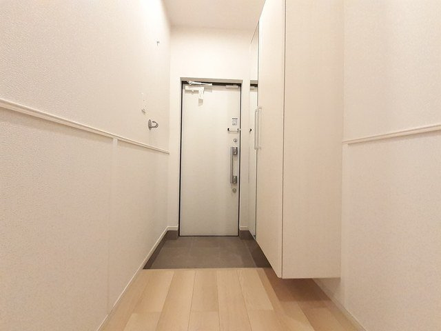 アヴァンザーレの玄関|明るい玄関です