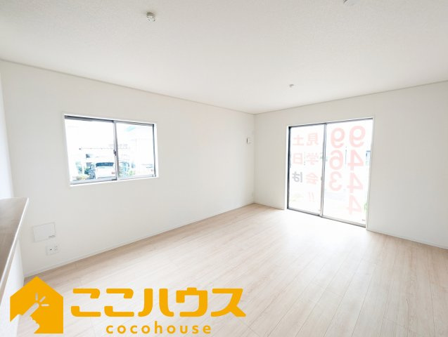 読谷村大木第４　クレイドルガーデン　新築戸建て　全３棟　１号棟の内装|LDK15帖
