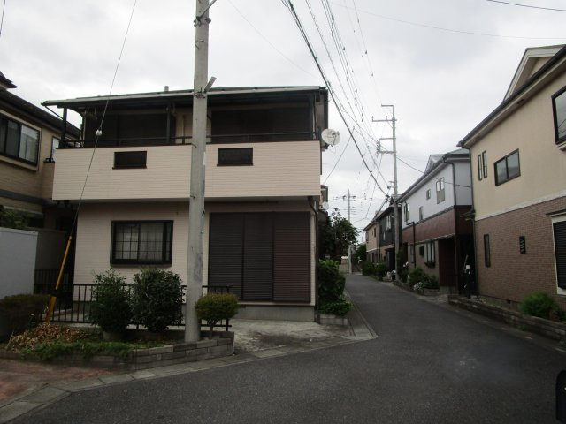 桶川市北　中古戸建の前面道路含む現地写真