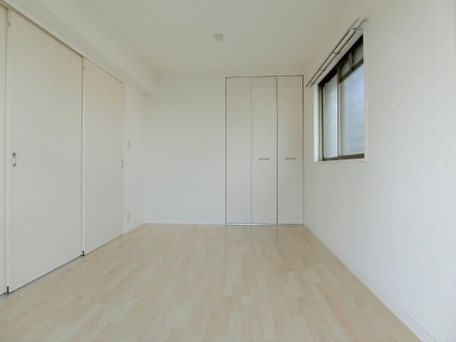 プレアデス小郡Ⅱ【キャッシュバック対象物件】の洋室